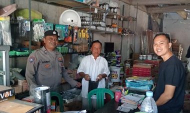 Polsek Sukadana Patroli Dialogis Pantau Harga Bahan Pokok di Pasar Dongkal